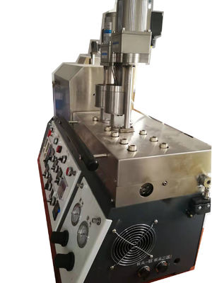 Kleverig Schurend Plastic Laboratorium die Extruder van de Extruder de Kegel Tweelingschroef mengen