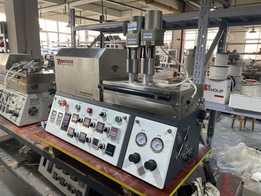Uitdrijving van de de Uitdrijvingsmachine 15-18g van de laboratorium de Kleine Tweelingschroef